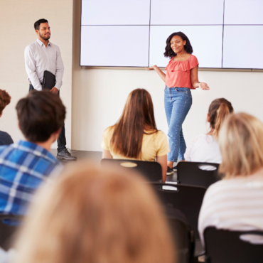 Presencial: Comunicación oral: domina el escenario para ser exitoso